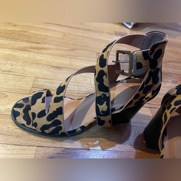 Qupid brand cheetah print strappy block heels. - Picture 11 of 12